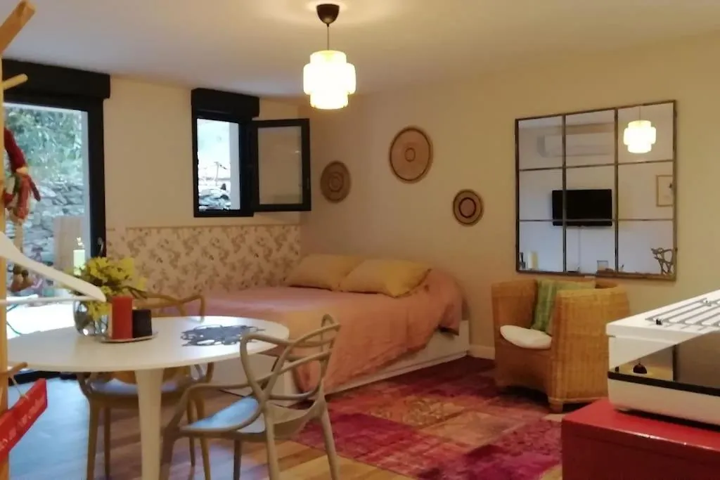 Studio En Rez De Jardin Collobrières